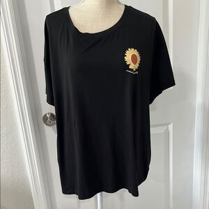 Joyspun Recycled Fabric Radiate Positivity Sunflower Graphic Tee SZ 18W-20W. 2X